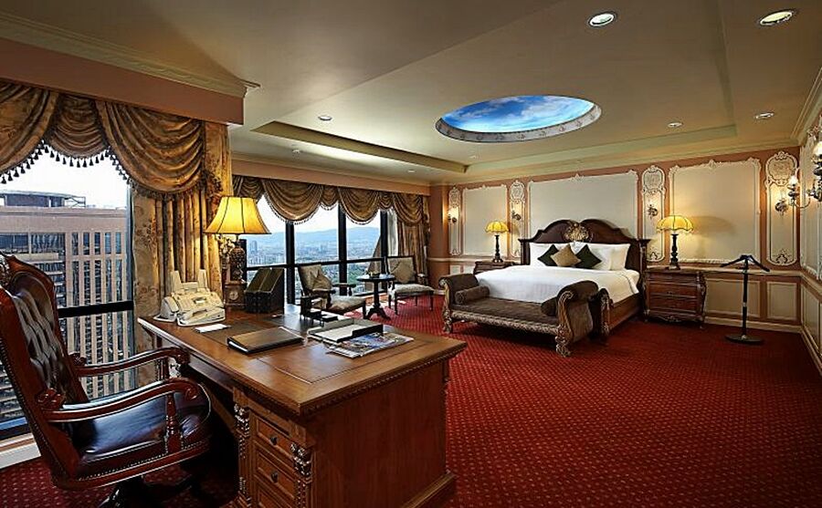 Berjaya Times Square Hotel, Hotel 5*