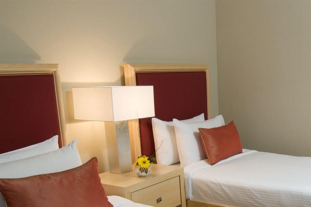 Hotel Berjaya Times Square Hotel, 5*